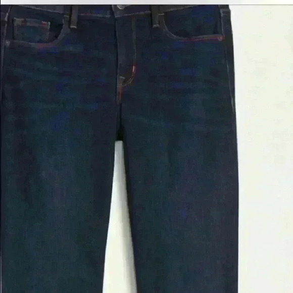 Old Navy Curvy Jeans - Picture 3 of 10